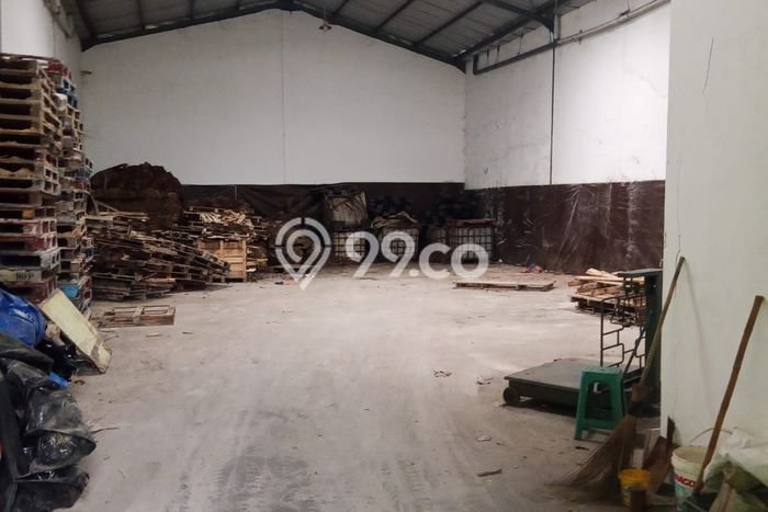 AREA KOMERSIAL! Gudang Kawasan Sidoarjo, Luas 288m2m², Jalan Utama AREA KOMERSIAL! Gudang Kawasan Sidoarjo, Luas 288m2m², Jalan Utama