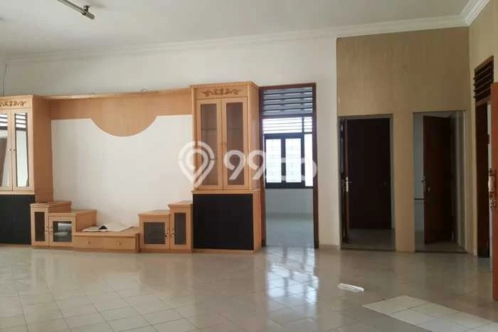 Sewa Rumah Harga Terjangkau di Jemursari Surabaya dengan 6 Kamar Tidur Sewa Rumah Harga Terjangkau di Jemursari Surabaya dengan 6 Kamar Tidur