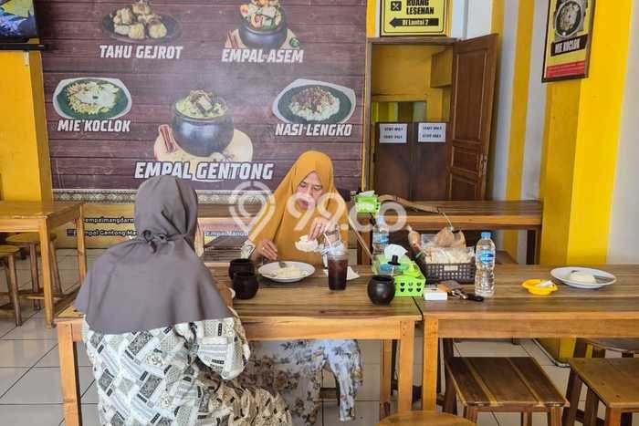 Ruko Dijual di Cirebon LT 300m2 & LB 290m2 Lokasi Terbaik! Ruko Dijual di Cirebon LT 300m2 & LB 290m2 Lokasi Terbaik!