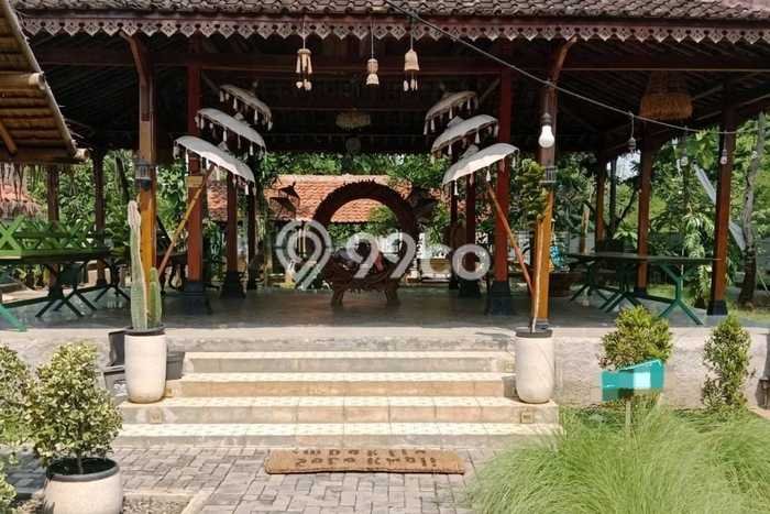 Area Strategis! Disewakan Komersial Lokasi Pondok Aren, Tangerang Selatan Cocok untuk Bisnis Area Strategis! Disewakan Komersial Lokasi Pondok Aren, Tangerang Selatan Cocok untuk Bisnis