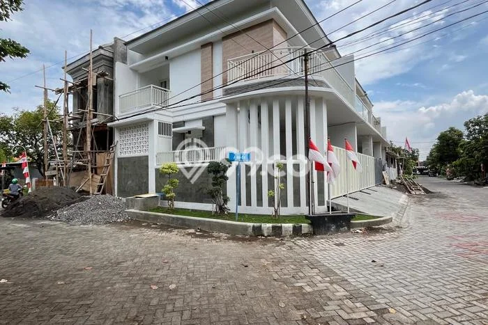 Kost Dijual Lokasi Rungkut, Surabaya, Spesifikasi 7 Kamar Tidur dan Luas 97m2 Kost Dijual Lokasi Rungkut, Surabaya, Spesifikasi 7 Kamar Tidur dan Luas 97m2