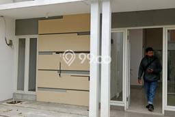 For Sale Rumah 3 Kamar Lokasi Ideal Nyaman dan Strategis di Rungkut Industri For Sale Rumah 3 Kamar Lokasi Ideal Nyaman dan Strategis di Rungkut Industri