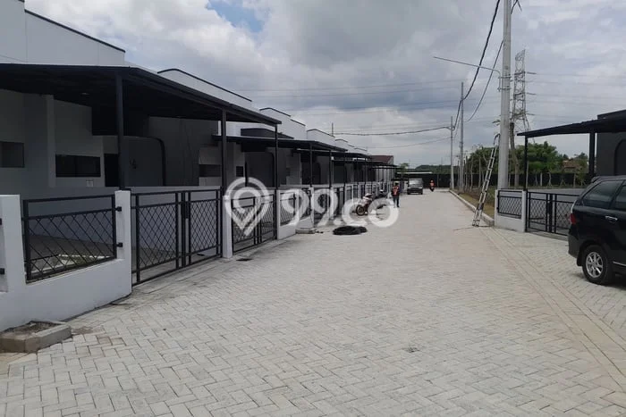 Rumah Sederhana Dijual di Driyorejo 2 Kamar dengan Luas Tanah 60m2 Rumah Sederhana Dijual di Driyorejo 2 Kamar dengan Luas Tanah 60m2
