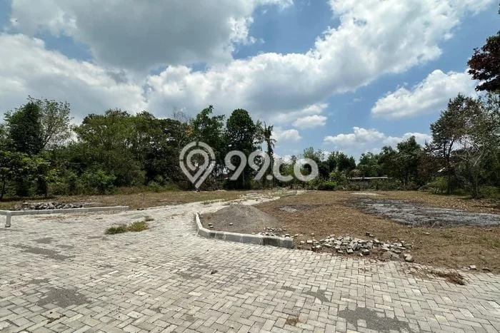Dijual Tanah di Kalasan Sleman Luas 121m2 AJB Dijual Tanah di Kalasan Sleman Luas 121m2 AJB