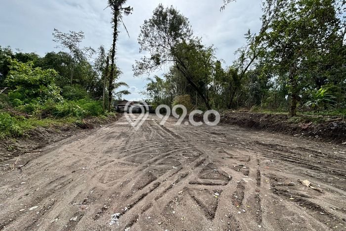 Lahan Dijual Lokasi Strategis di Yogyakarta dengan Luas 121m2 Lahan Dijual Lokasi Strategis di Yogyakarta dengan Luas 121m2