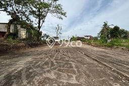 Lahan Dijual Lokasi Strategis di Yogyakarta dengan Luas 121m2 Lahan Dijual Lokasi Strategis di Yogyakarta dengan Luas 121m2