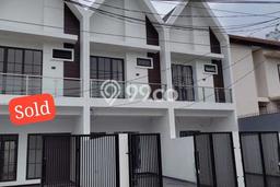Rumah Modern 3 KT di Meruya Jakarta Barat Semi Furnished Rumah Modern 3 KT di Meruya Jakarta Barat Semi Furnished