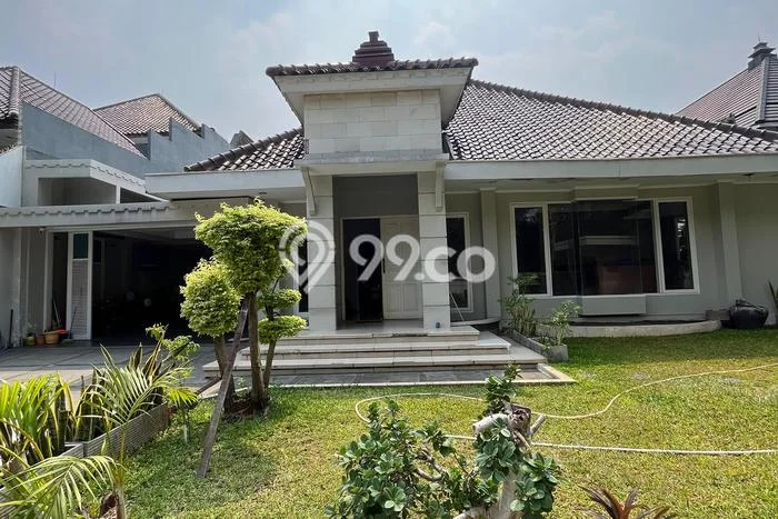 Sewa Rumah Nyaman di Menteng Harga Rp.1,5 Miliar/ Tahun Sewa Rumah Nyaman di Menteng Harga Rp.1,5 Miliar/ Tahun