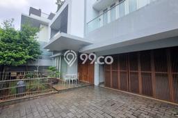 Sewa Rumah Strategis di Pondok Indah LT 400m2 / LB 500m2 Kondisi Bagus Sewa Rumah Strategis di Pondok Indah LT 400m2 / LB 500m2 Kondisi Bagus