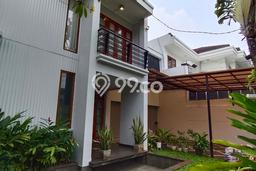 Disewakan! Rumah 3 Kamar Tidur &
3 Kamar Mandi di Kemang, Jakarta Selatan Disewakan! Rumah 3 Kamar Tidur &
3 Kamar Mandi di Kemang, Jakarta Selatan