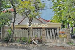 Rumah Strategis kawasan , 3 KM, Lingkungan Nyaman, LT 300m2m² LB 400m2m² Rumah Strategis kawasan , 3 KM, Lingkungan Nyaman, LT 300m2m² LB 400m2m²
