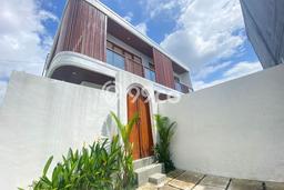 FOR SALE! Vila Kawasan , Luas 144m2m², Lokasi Strategis FOR SALE! Vila Kawasan , Luas 144m2m², Lokasi Strategis
