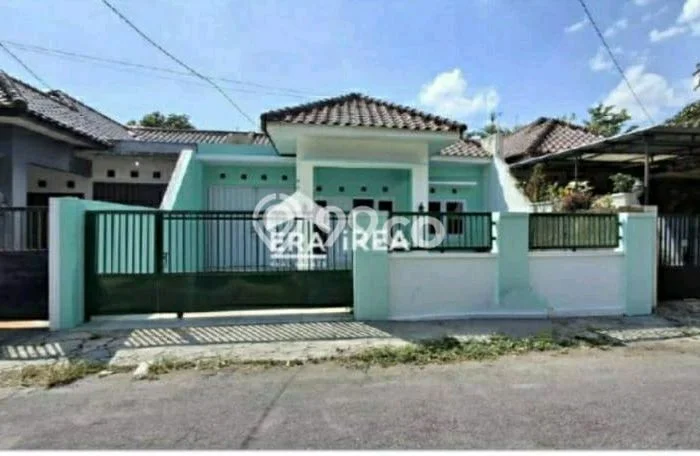 Jual Rumah Bagus Siap Huni LB 122m2 di Kalasan, Sleman Jual Rumah Bagus Siap Huni LB 122m2 di Kalasan, Sleman