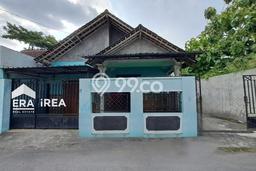 Dijual Cepat Rumah Bagus Siap Huni LB 120m2 di Colomadu, Karanganyar Dijual Cepat Rumah Bagus Siap Huni LB 120m2 di Colomadu, Karanganyar