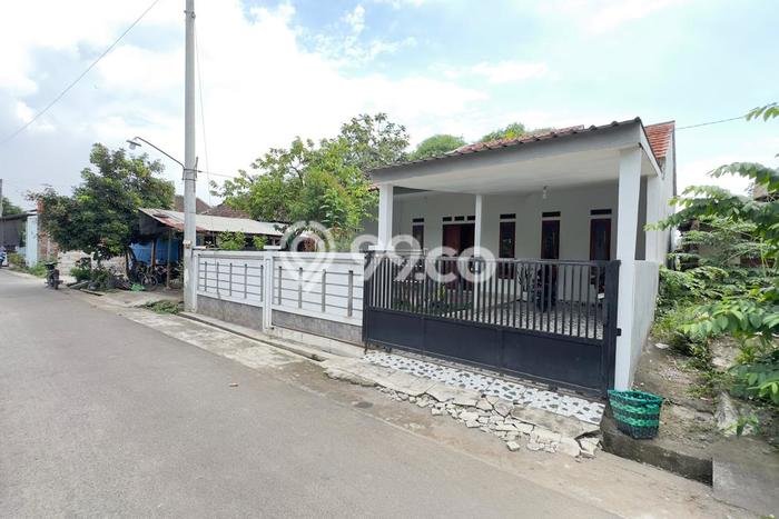 Dijual Rumah 3 Kamar Lokasi Strategis Nyaman dan Strategis di Grogol Dijual Rumah 3 Kamar Lokasi Strategis Nyaman dan Strategis di Grogol