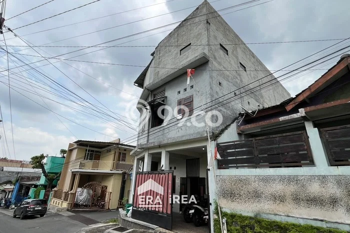 Kost Dijual di Jebres Spesifikasi 24 KT & 18 KM Kost Dijual di Jebres Spesifikasi 24 KT & 18 KM