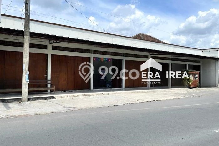 Area Ramai! Komersial Dijual di Ngemplak untuk Bisnis Luas Bangunan 600m2 Area Ramai! Komersial Dijual di Ngemplak untuk Bisnis Luas Bangunan 600m2