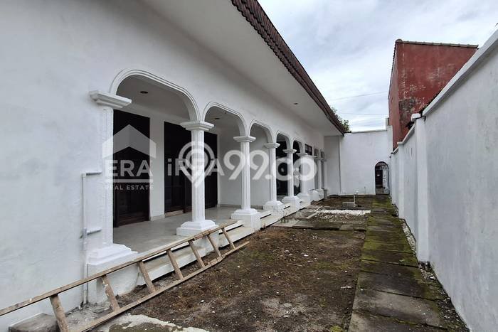 Rumah Mewah Siap Huni LT 1020m2 di Depok, Sleman Rumah Mewah Siap Huni LT 1020m2 di Depok, Sleman