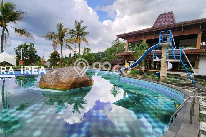 Vila Premium Kawasan Karangpandan, Ukuran 14376m2m², Lingkungan Tenang dan aman Vila Premium Kawasan Karangpandan, Ukuran 14376m2m², Lingkungan Tenang dan aman