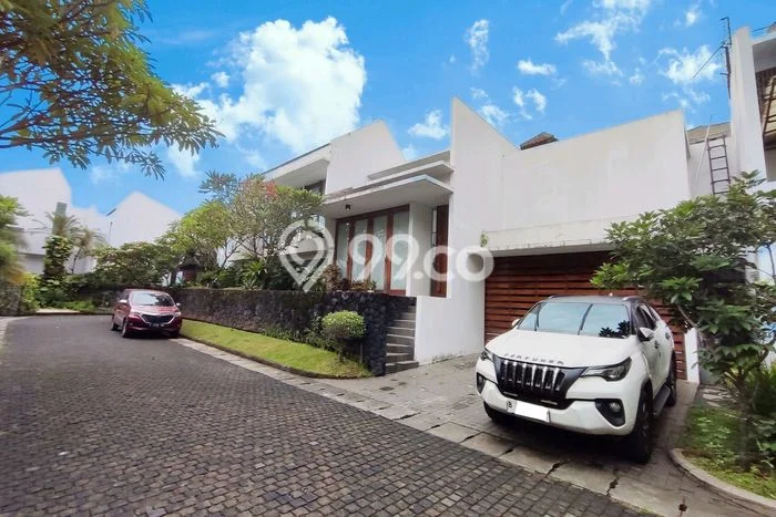 Rumah Elit Modern Tanpa Renovasi di Kemang Jakarta Selatan Rumah Elit Modern Tanpa Renovasi di Kemang Jakarta Selatan