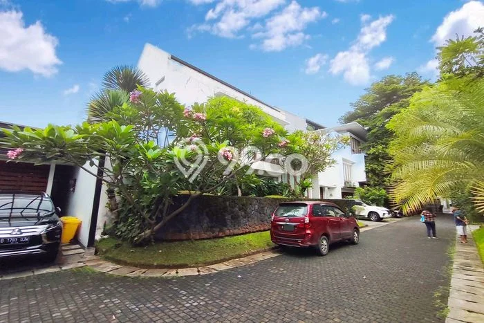 Rumah Elit Modern Tanpa Renovasi di Kemang Jakarta Selatan Rumah Elit Modern Tanpa Renovasi di Kemang Jakarta Selatan