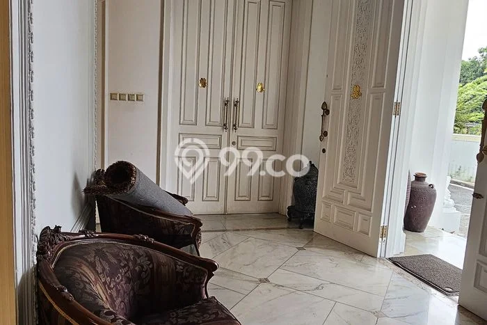 Rumah Eksklusif Dijual LT 547m2 di Kebon Jeruk, Jakarta Barat Rumah Eksklusif Dijual LT 547m2 di Kebon Jeruk, Jakarta Barat