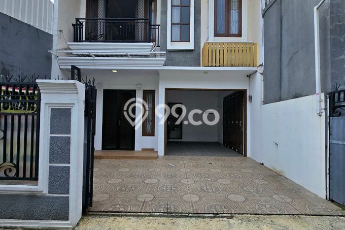 Rumah Luas Asri 4 KT Siap Pakai di Cipedak Jakarta Selatan Rumah Luas Asri 4 KT Siap Pakai di Cipedak Jakarta Selatan