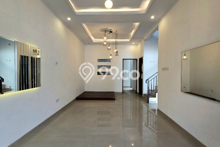 Rumah Luas Asri 4 KT Siap Pakai di Cipedak Jakarta Selatan Rumah Luas Asri 4 KT Siap Pakai di Cipedak Jakarta Selatan