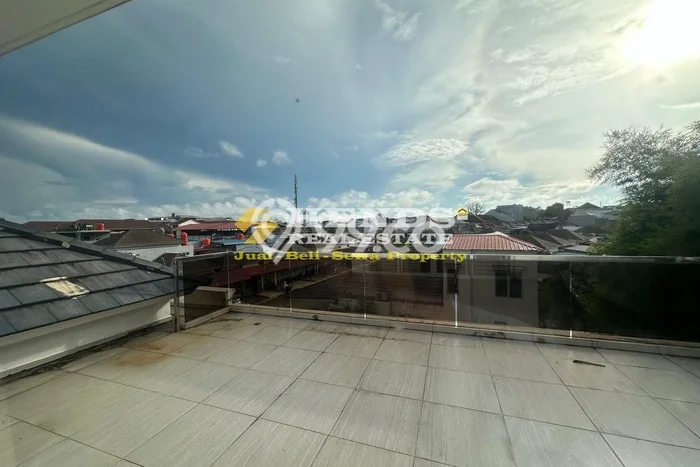 Ready to Use! Luxury House LT 215m2 Desain Modern di Batam Centre Ready to Use! Luxury House LT 215m2 Desain Modern di Batam Centre