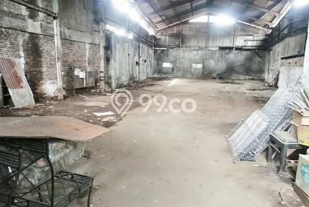 Unit Gudang Disewakan di Pangeran Jayakarta di Area Ramai & Strategis Unit Gudang Disewakan di Pangeran Jayakarta di Area Ramai & Strategis