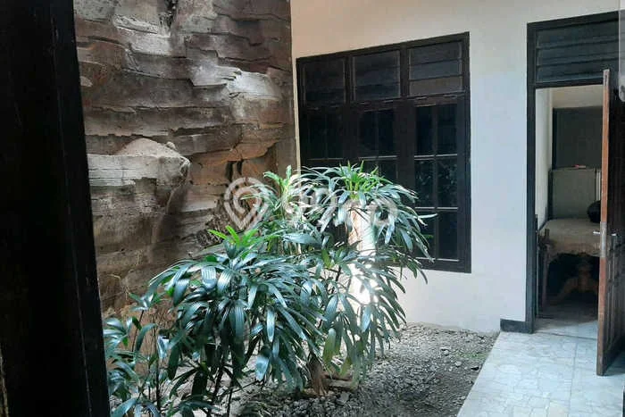 GOOD DEAL! Rumah di Tenggilis Mejoyo, 2 KM, Siap Huni, Luas 450m2m² LB 300m2m² GOOD DEAL! Rumah di Tenggilis Mejoyo, 2 KM, Siap Huni, Luas 450m2m² LB 300m2m²