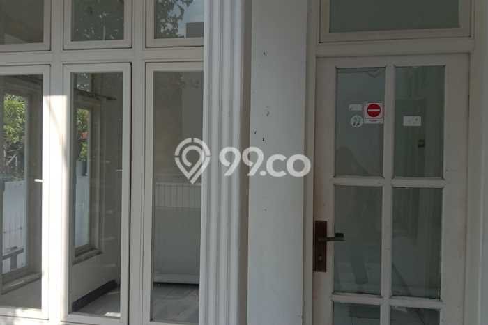 Lokasi terbaik! Rumah siap huni disewakan di Rungkut LB 130m2 Lokasi terbaik! Rumah siap huni disewakan di Rungkut LB 130m2