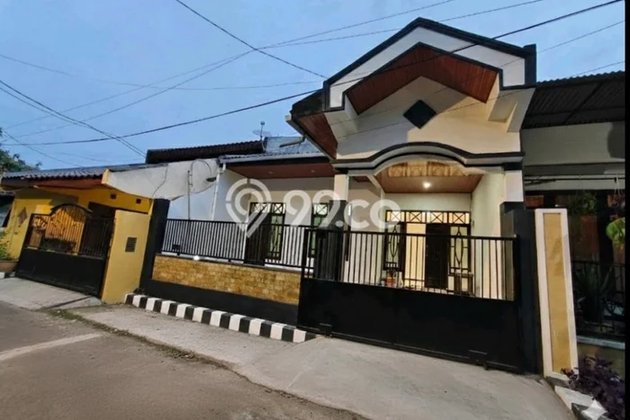 Lokasi strategis! Rumah siap pakai disewakan di Rungkut LB 120m2 Lokasi strategis! Rumah siap pakai disewakan di Rungkut LB 120m2