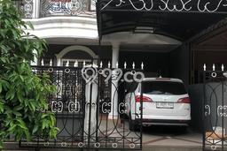 For Sale! Luxury House LT 140m2 Desain Elegan di Taman Surya For Sale! Luxury House LT 140m2 Desain Elegan di Taman Surya