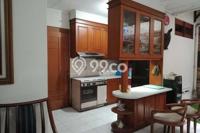 Hunian Mewah LB 350m2 Siap Pakai Desain Elegan di Pondok Bambu, Jakarta Timur Hunian Mewah LB 350m2 Siap Pakai Desain Elegan di Pondok Bambu, Jakarta Timur