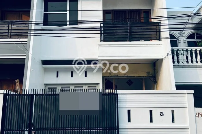 Disewakan! Rumah 5 Kamar Tidur &
3 Kamar Mandi di Tomang, Jakarta Barat Disewakan! Rumah 5 Kamar Tidur &
3 Kamar Mandi di Tomang, Jakarta Barat
