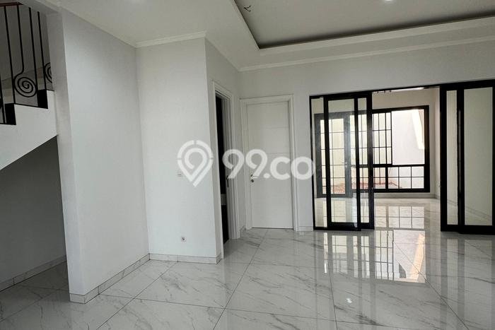 Jual Rumah Mewah Megah Dengan View Eksklusif di Alam Sutera, Tangerang Jual Rumah Mewah Megah Dengan View Eksklusif di Alam Sutera, Tangerang
