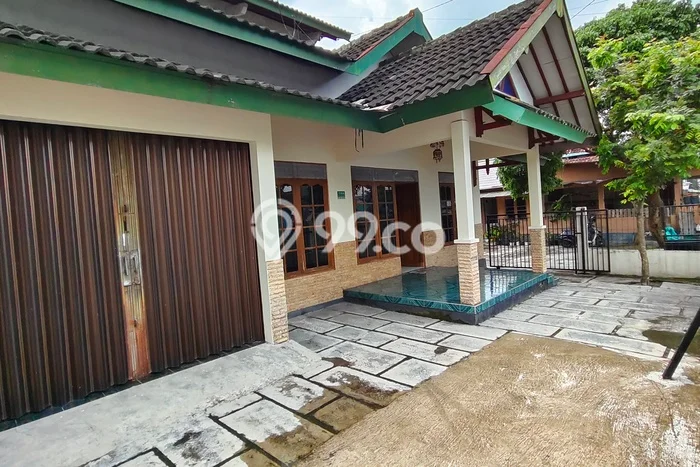 SPECIAL RATE! Rumah di Ngaglik, 2 KM, Lingkungan Sejuk, Luas 300m2m² Bangunan 300m2m² SPECIAL RATE! Rumah di Ngaglik, 2 KM, Lingkungan Sejuk, Luas 300m2m² Bangunan 300m2m²