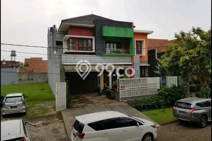 Rumah Elit LB 400m2 Siap Pakai Desain Elegan di Kemang Pratama, Bekasi Rumah Elit LB 400m2 Siap Pakai Desain Elegan di Kemang Pratama, Bekasi
