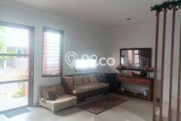 Hunian Cantik Minimalis Lb 200m2 di BSD, Tangerang Selatan Hunian Cantik Minimalis Lb 200m2 di BSD, Tangerang Selatan