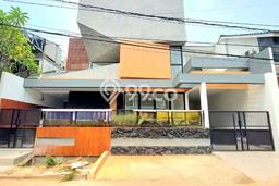 Ready to Use! Luxury House LT 180m2 Desain Elegan di Bintaro Ready to Use! Luxury House LT 180m2 Desain Elegan di Bintaro