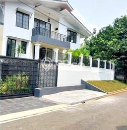 For Sale! Luxury House LT 786m2 Desain Elegan di Pondok Indah For Sale! Luxury House LT 786m2 Desain Elegan di Pondok Indah
