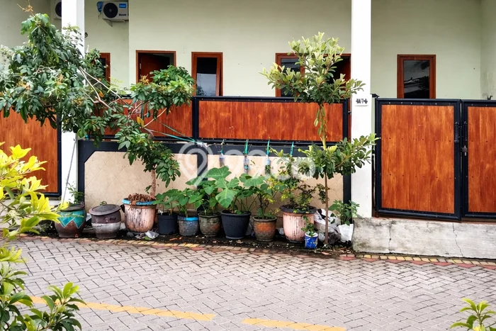 Rumah Luas Asri 4 KT Siap Pakai di Gununganyar Surabaya Rumah Luas Asri 4 KT Siap Pakai di Gununganyar Surabaya