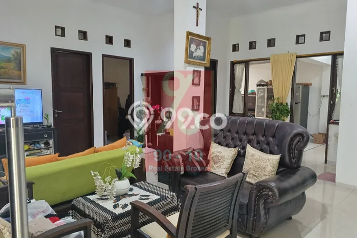 For Sale Rumah 4 Kamar Lokasi Strategis Nyaman dan Strategis di Semarang Timur For Sale Rumah 4 Kamar Lokasi Strategis Nyaman dan Strategis di Semarang Timur
