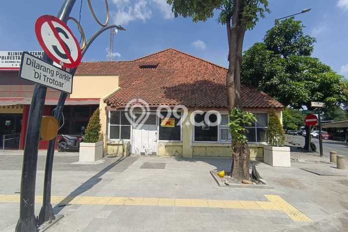 INVESTASI POTENSIAL! Ruko Kawasan Krembangan, Luas 250m2m², Kawasan Komersial INVESTASI POTENSIAL! Ruko Kawasan Krembangan, Luas 250m2m², Kawasan Komersial