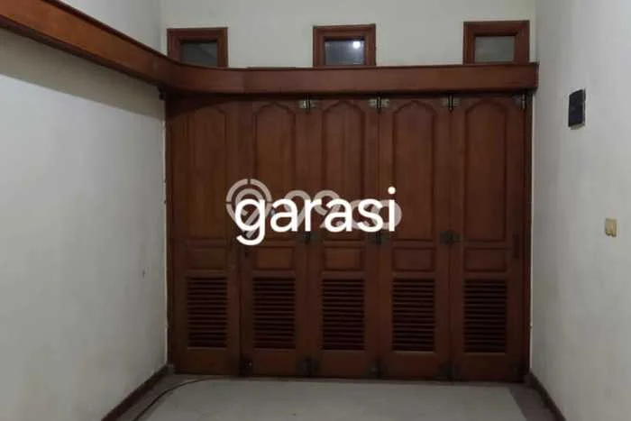 Rumah area Tenggilis Mejoyo, Akses ke Stasiun, 3 KM, LT 200m2m² Bangunan 200m2m² Rumah area Tenggilis Mejoyo, Akses ke Stasiun, 3 KM, LT 200m2m² Bangunan 200m2m²