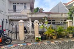 Rumah LT 246m2m² di Pinggir Kota Tenggilis Mejoyo, Surabaya - Harga Menarik Rumah LT 246m2m² di Pinggir Kota Tenggilis Mejoyo, Surabaya - Harga Menarik