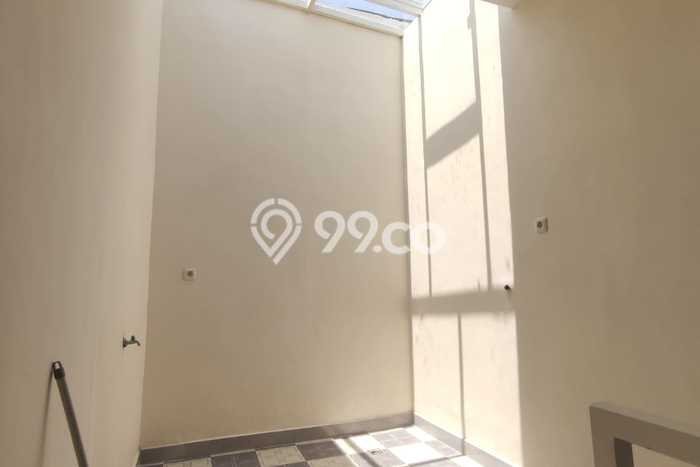 Dijual Rumah Strategis Bagus Punya 4 KT di Mulyorejo Surabaya SHM Dijual Rumah Strategis Bagus Punya 4 KT di Mulyorejo Surabaya SHM