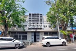 Ruko For Rent di Bubutan, Luas 650m2m², Kawasan Premium, Siap Usaha Ruko For Rent di Bubutan, Luas 650m2m², Kawasan Premium, Siap Usaha