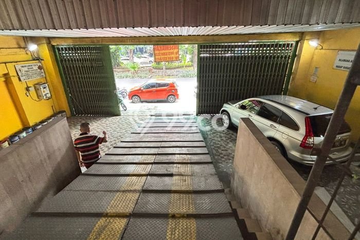 Unit Ruko Dijual di Gubeng Surabaya 336m2 Unit Ruko Dijual di Gubeng Surabaya 336m2